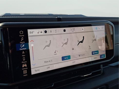 Used 2024 Jeep Wrangler Unlimited Sahara w/ Technology Group image 13