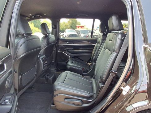 Used 2024 Jeep Grand Cherokee L Limited AWD/4WD image 26