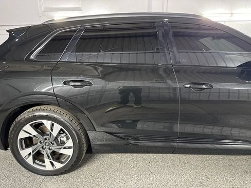 Used 2021 Audi e-tron Premium w/ Convenience Plus Package AWD/4WD image 9