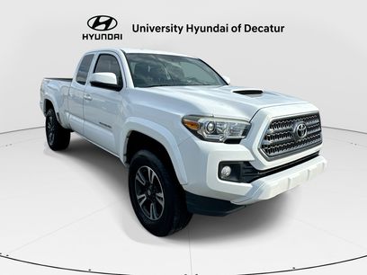 Used 2017 Toyota Tacoma TRD Sport w/ Tow Package (A/T)