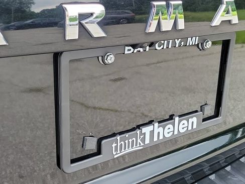 Used 2024 Nissan Armada SV AWD/4WD image 29
