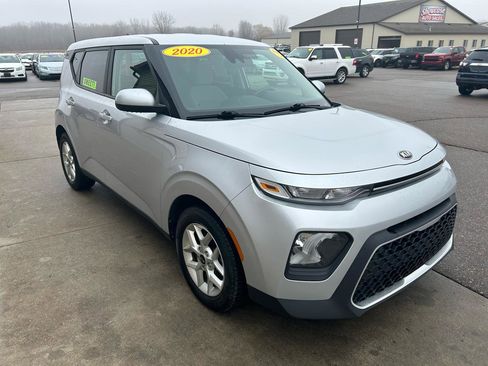 Used 2020 Kia Soul S image 3