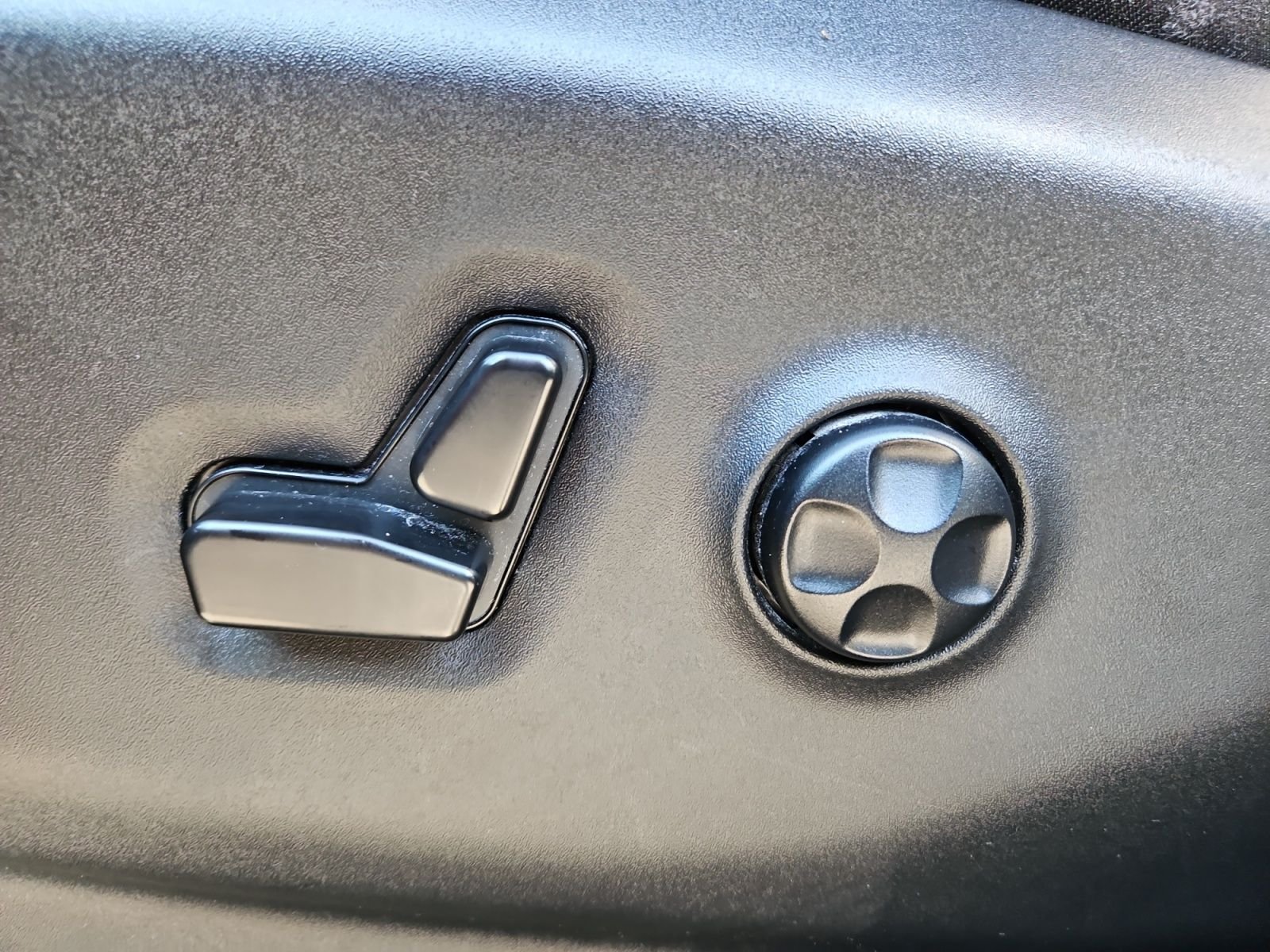 Used 2025 Chrysler Pacifica Select FWD image 21