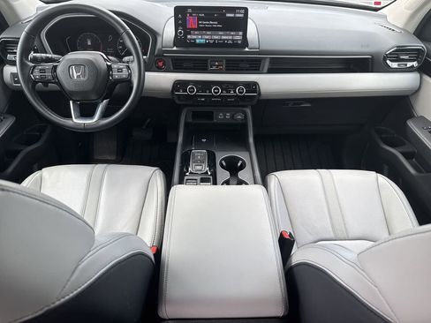 Used 2025 Honda Pilot EX-L image 26