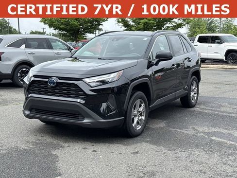 Used 2024 Toyota RAV4 LE AWD/4WD image 5