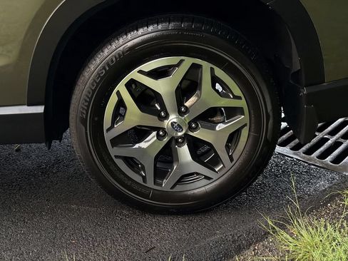 Certified 2023 Subaru Forester Premium AWD/4WD image 11