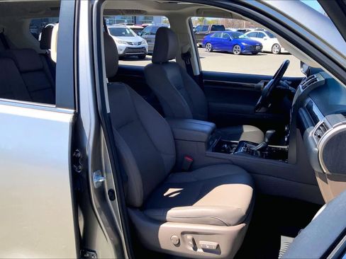 Certified 2021 Lexus GX 460 Premium w/ Premium Package AWD/4WD image 9