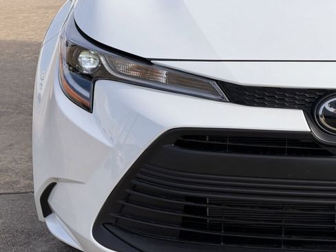 Certified 2026 Toyota Corolla LE FWD image 5