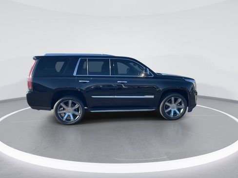 Used 2017 Cadillac Escalade Luxury image 9
