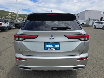 Used 2024 Mitsubishi Outlander SE