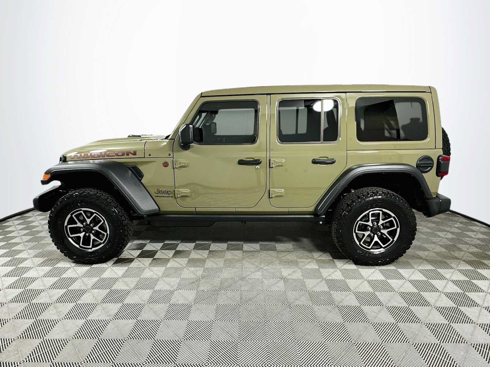 Used 2026 Jeep Wrangler Unlimited Rubicon w/ Safety Group AWD/4WD image 4