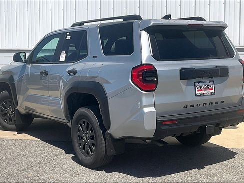 New 2026 Toyota 4Runner SR5 RWD image 3