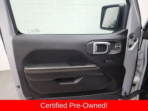 Certified 2024 Jeep Wrangler Unlimited Sahara w/ Technology Group AWD/4WD image 9