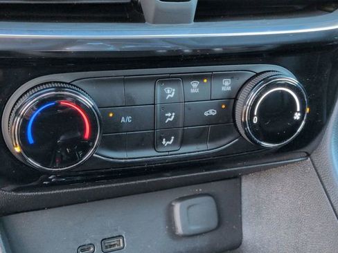 Used 2024 Buick Encore GX Sport Touring image 21