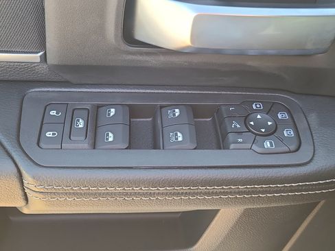 New 2026 RAM 2500 Big Horn AWD/4WD image 12