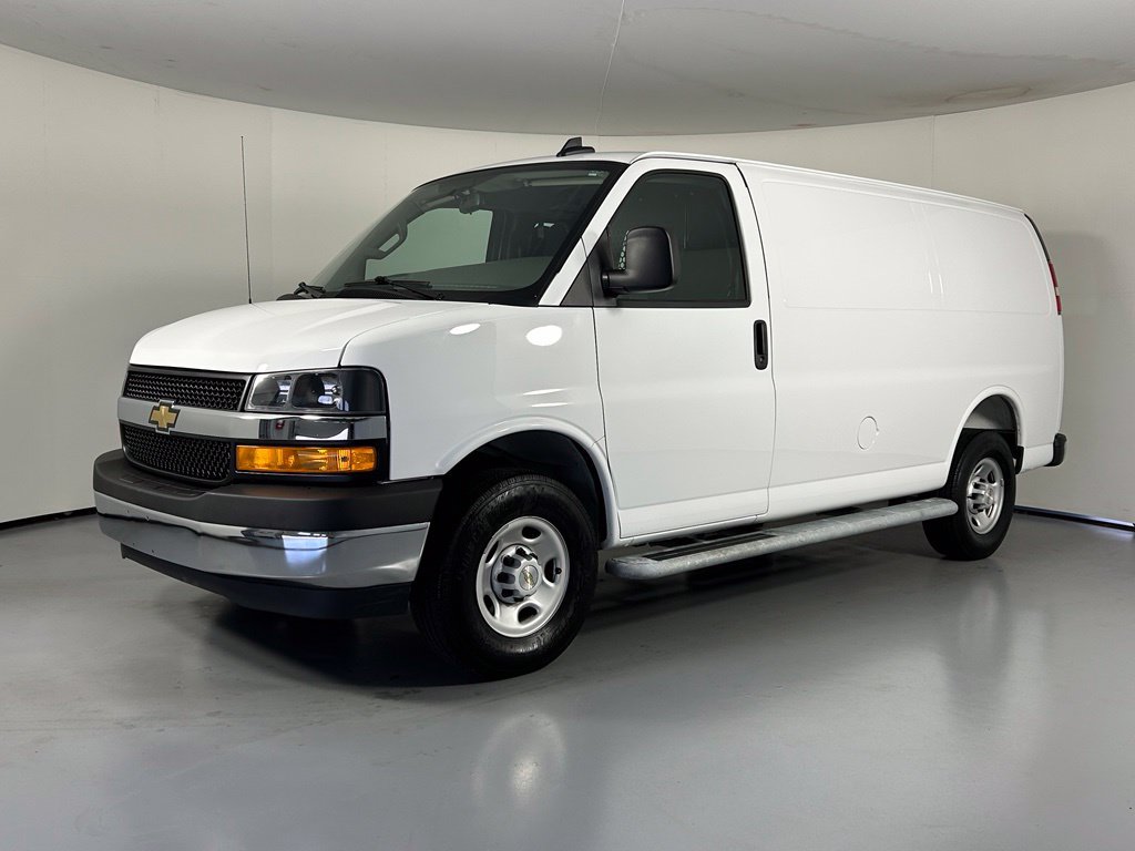 Used 2025 Chevrolet Express 2500 w/ Driver Convenience Package RWD image 3