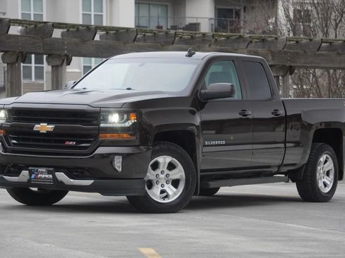 Used 2018 Chevrolet Silverado 1500 LT w/ All Star Edition AWD/4WD image 4