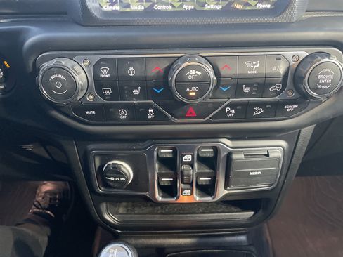 Certified 2020 Jeep Wrangler Unlimited Sahara image 46