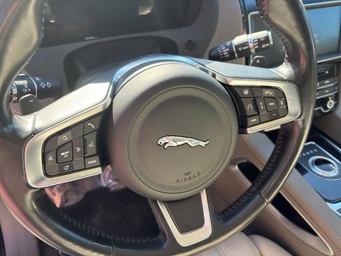 Used 2020 Jaguar F-PACE Portfolio image 9