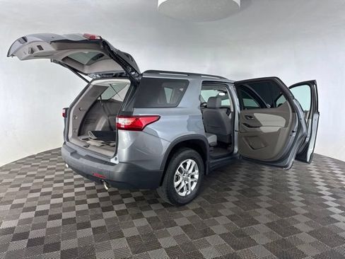 Used 2019 Chevrolet Traverse LT FWD image 17