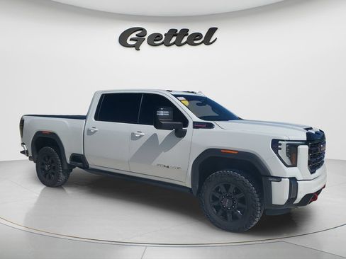 Used 2024 GMC Sierra 2500 AT4 w/ AT4 Premium Plus Package AWD/4WD image 3