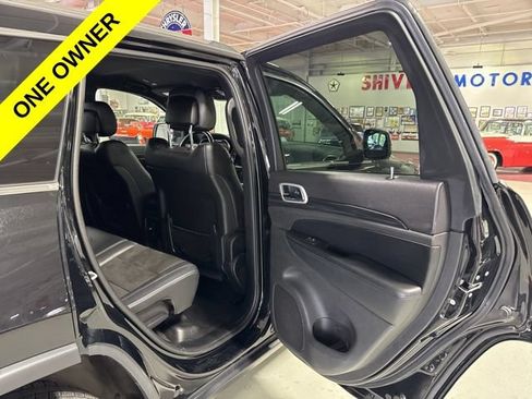 Used 2020 Jeep Grand Cherokee Laredo w/ Laredo X Package AWD/4WD image 36