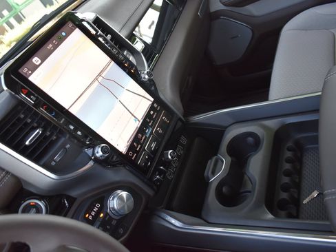 Used 2025 RAM 1500 Laramie AWD/4WD image 23