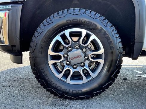 Used 2024 GMC Sierra 2500 SLE AWD/4WD image 35