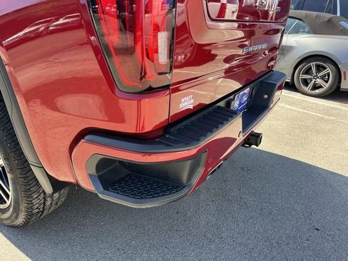Used 2024 GMC Sierra 1500 AT4 w/ AT4 Preferred Package AWD/4WD image 12