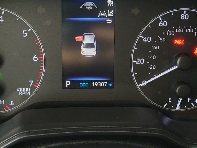 Used 2025 Toyota Corolla LE FWD image 2
