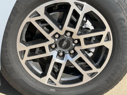 New 2026 Ford Expedition Active image 9