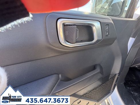 New 2025 Ford Bronco Badlands image 8