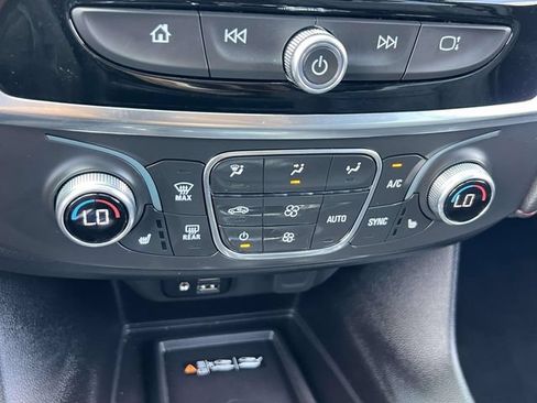 Used 2023 Chevrolet Traverse RS AWD/4WD image 34