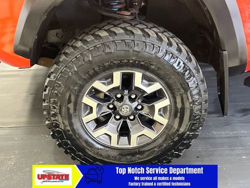 Used 2018 Toyota Tacoma TRD Off-Road image 5