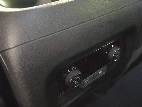 New 2026 Chevrolet Traverse LT image 16