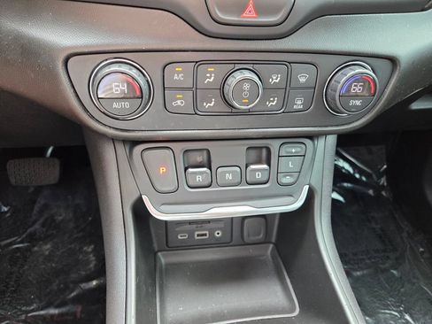 Used 2019 GMC Terrain Denali w/ Advanced Safety Package FWD image 26