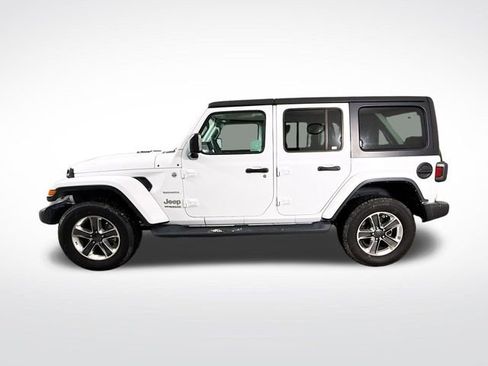 Used 2022 Jeep Wrangler Unlimited Sahara image 4