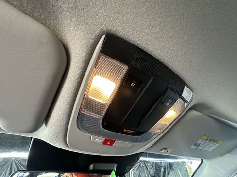 Certified 2023 Kia Niro EX image 16