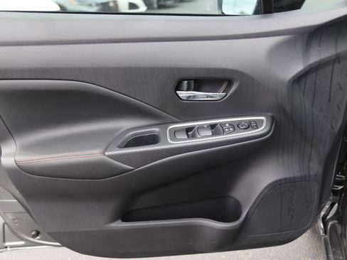 New 2025 Nissan Versa SR w/ Trunk Package image 14