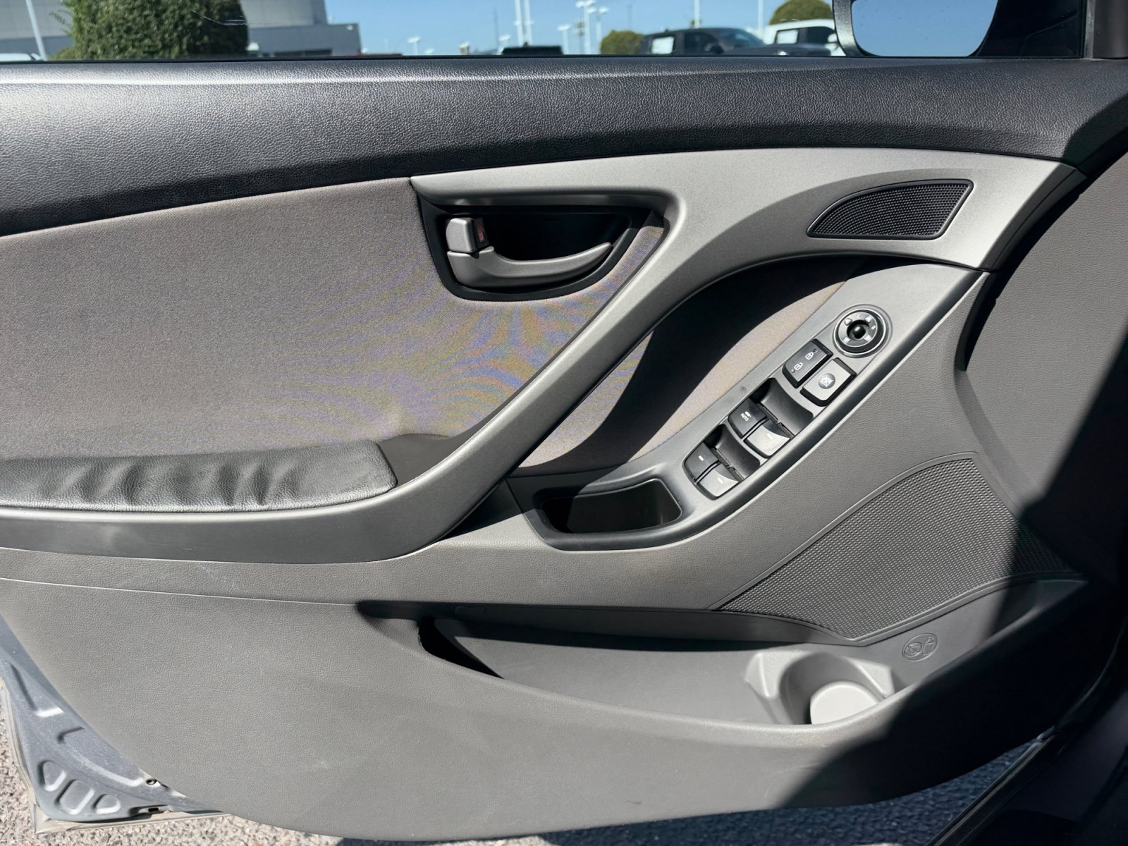 Used 2015 Hyundai Elantra SE w/ Option Group 02 FWD image 13