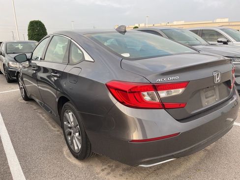 Used 2018 Honda Accord LX image 4