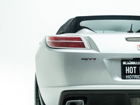 Used 2008 Saturn Sky Red Line image 17