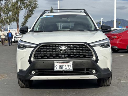 Used 2025 Toyota Corolla Cross XLE image 8