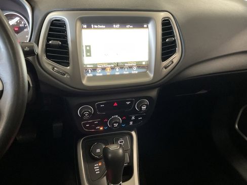 Used 2018 Jeep Compass Latitude w/ Popular Equipment Group image 16