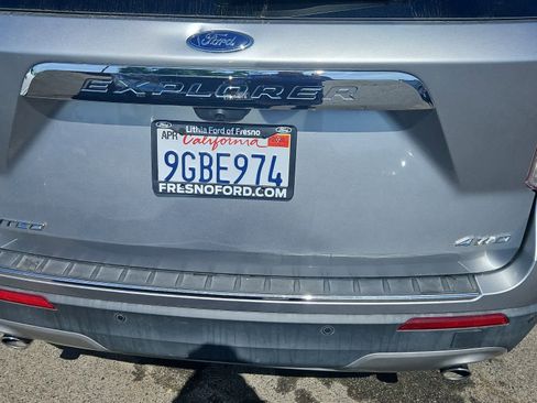 Used 2021 Ford Explorer Limited w/ Equipment Group 301A image 8