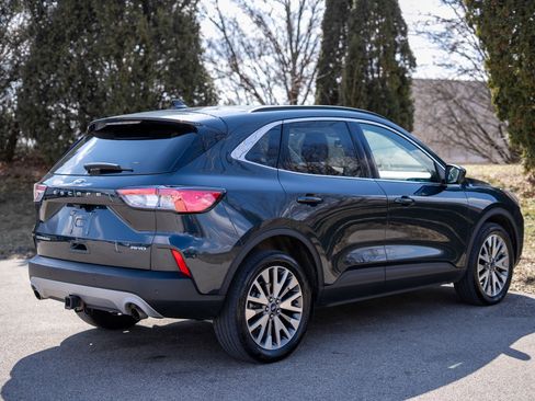 Used 2022 Ford Escape Titanium w/ Class II Trailer Tow Package image 5