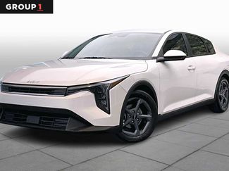 Used 2025 Kia K4 LXS video 1