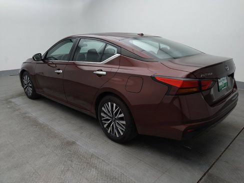 Used 2023 Nissan Altima 2.5 SV image 3
