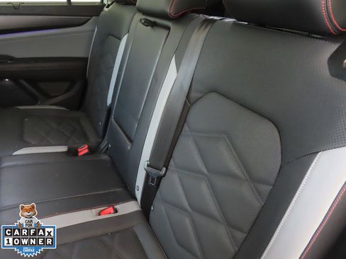 Used 2024 Volkswagen Atlas Peak Edition SE image 24