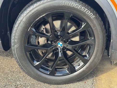 Used 2024 BMW X5 xDrive40i w/ Premium Package image 10
